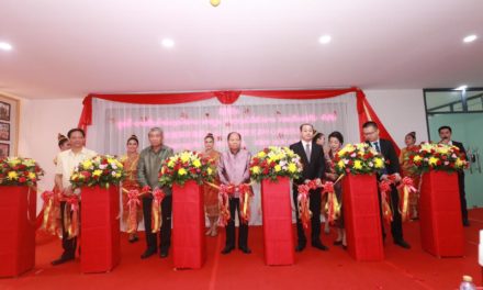 老挝官鑫国际集团在首都万象市举行了盛大的开幕仪式